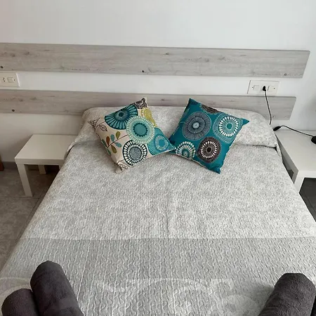 Snug With Balcony Apartment Playa