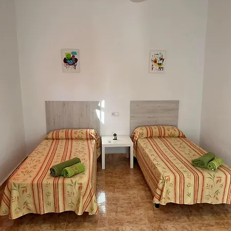 Snug With Balcony Apartment *