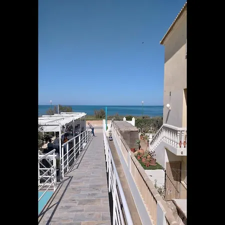 Snug With Balcony * Playa